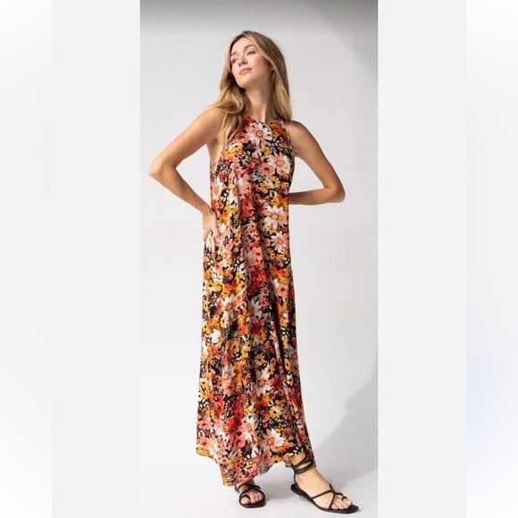NATURAL LIFE Dresses & Skirts - Natural Life Floral Patterned maxi Dress with same pockets L/XL